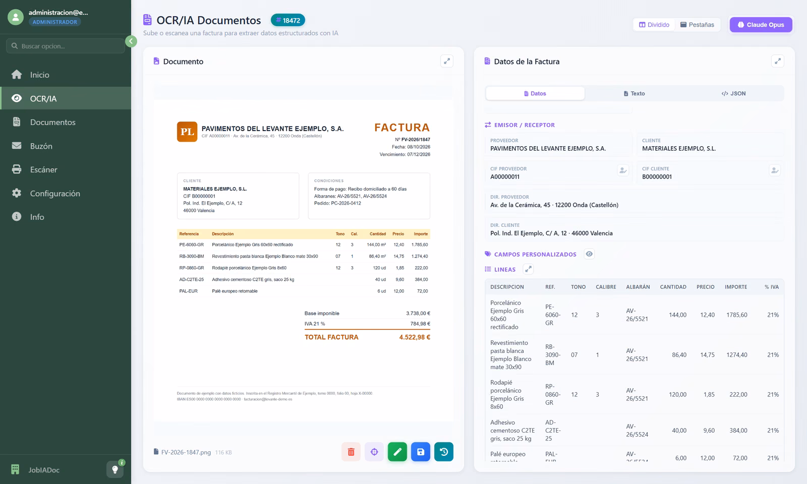 Pantalla OCR/IA de JobIADoc: la factura a la izquierda y los datos extraídos a la derecha